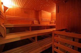 Esplanade Swiss Quality Hotel Davos Esterno foto