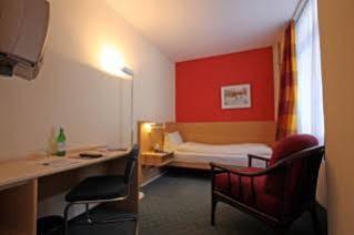 Esplanade Swiss Quality Hotel Davos Esterno foto