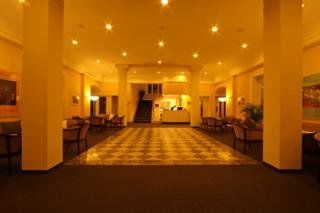 Esplanade Swiss Quality Hotel Davos Esterno foto